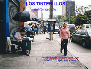  tinterillos de medellin, escribientes callejeros, abogados de oficio, leguleyos,  abogados, auxiliadores de los  pobres, abogados dew oficio, maquina de ecribir